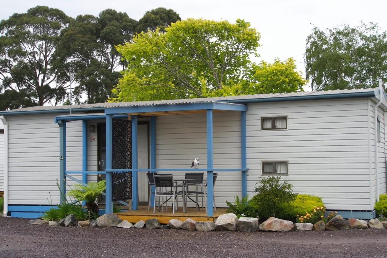 Strahan Retreat Holiday Park ภายนอก รูปภาพ