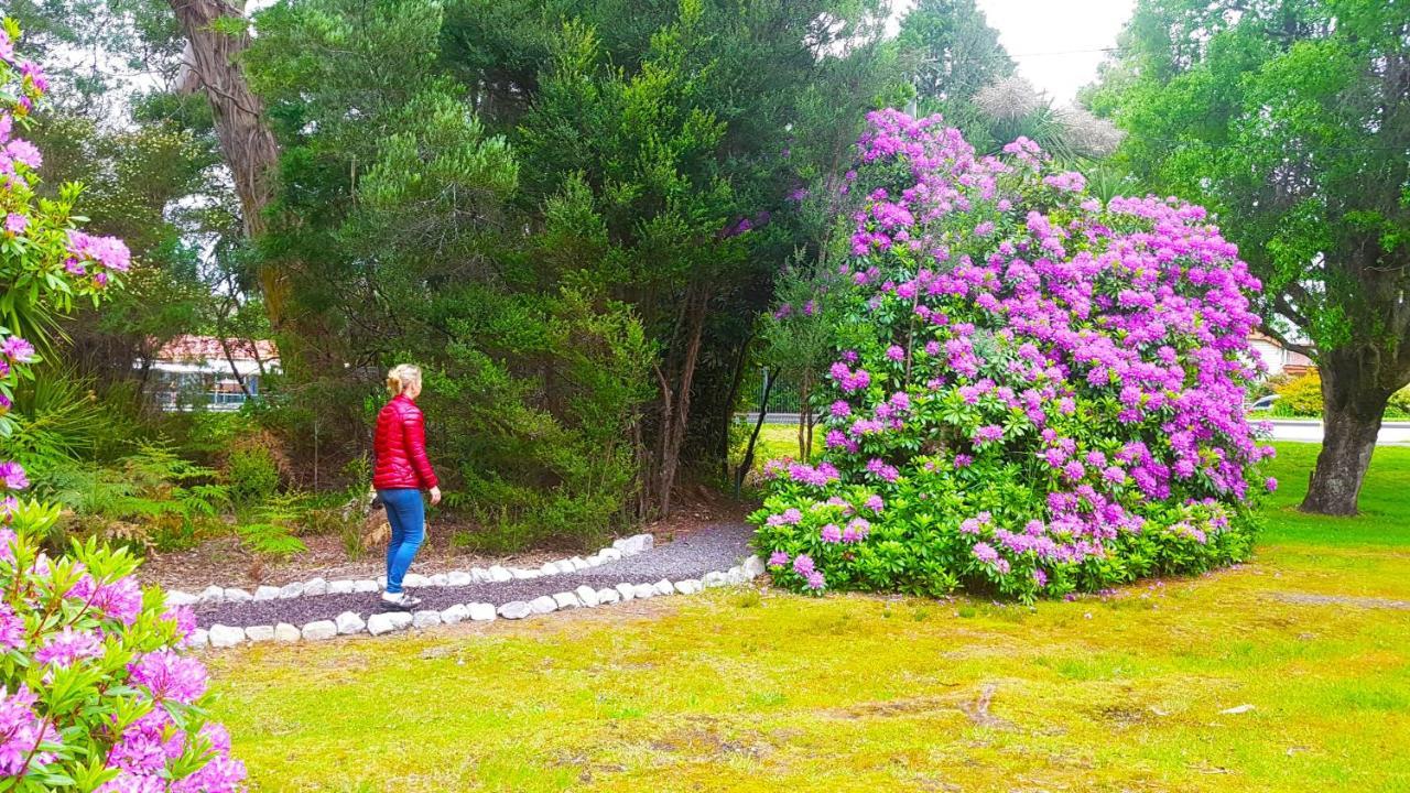 Strahan Retreat Holiday Park ภายนอก รูปภาพ