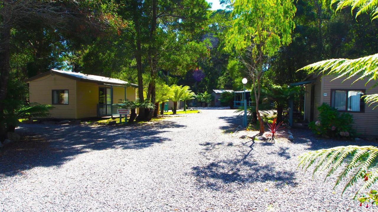 Strahan Retreat Holiday Park ภายนอก รูปภาพ