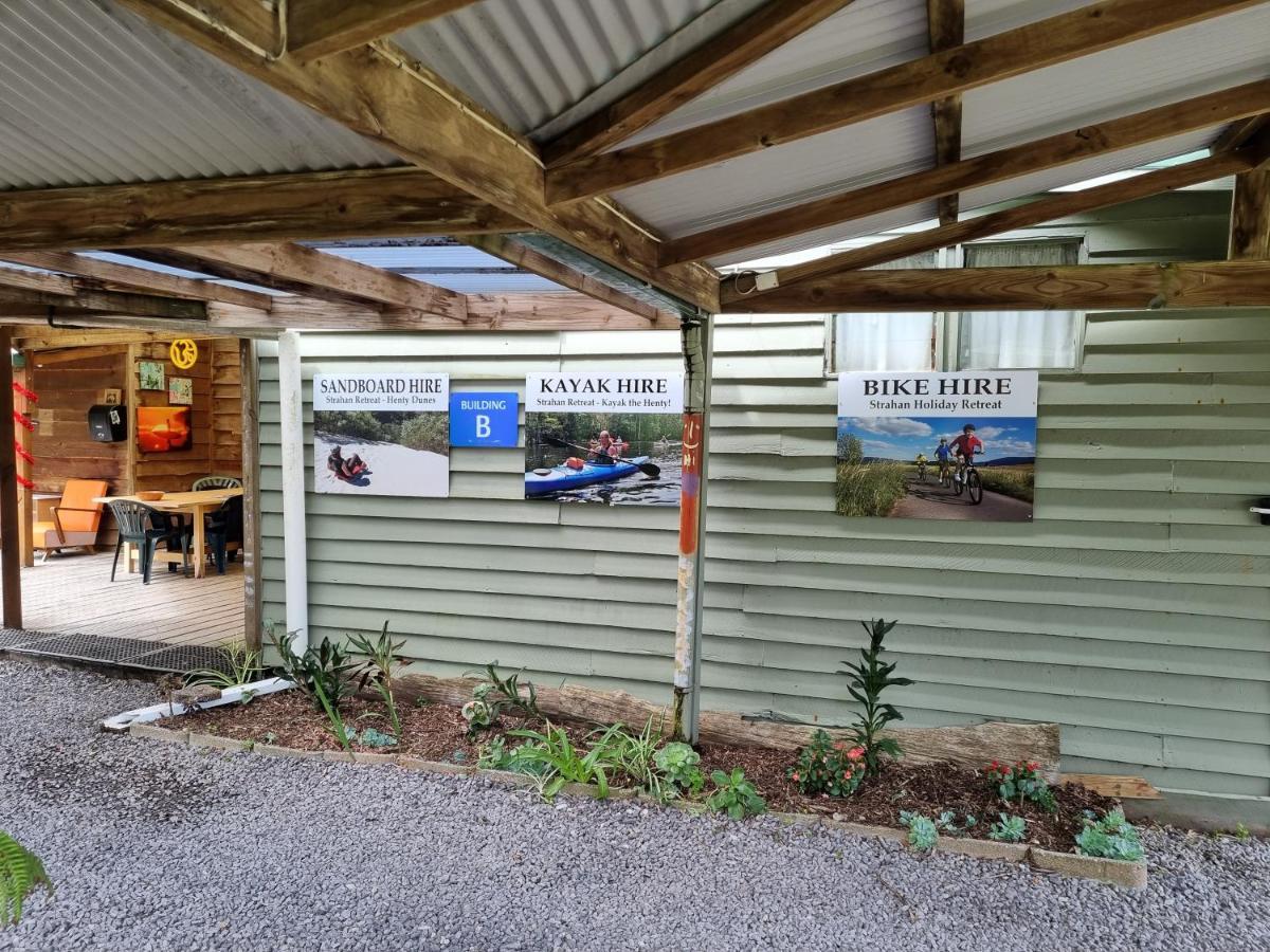 Strahan Retreat Holiday Park ภายนอก รูปภาพ
