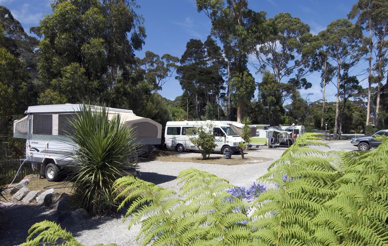 Strahan Retreat Holiday Park ภายนอก รูปภาพ