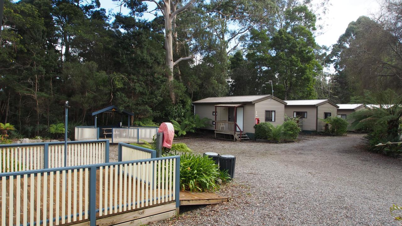 Strahan Retreat Holiday Park ภายนอก รูปภาพ