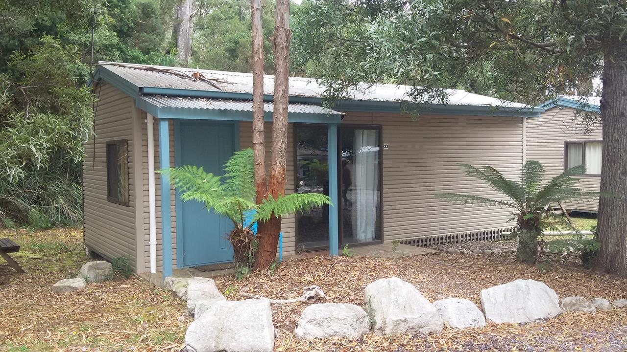 Strahan Retreat Holiday Park ภายนอก รูปภาพ